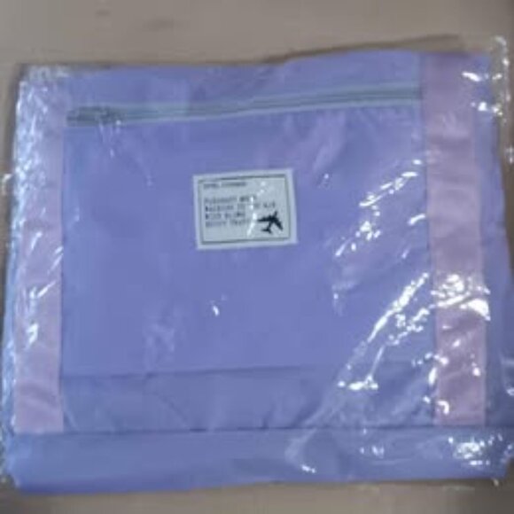 Travel bag or Cary on/ 22 pieces Each $22.00 - Picture 11 of 15